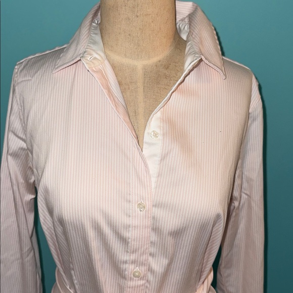 Untuckit Top - Picture 2 of 6